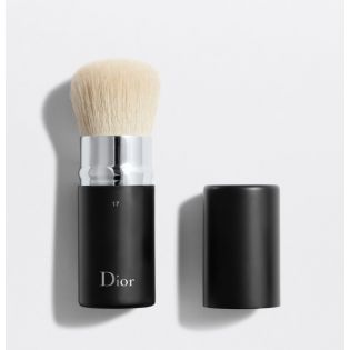 Dior Backstage Kabuki Paraihe 17